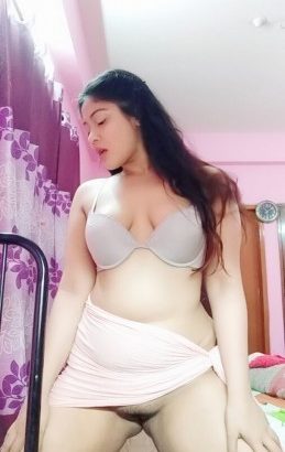 Call Girl Near Hotel Classic Diplomat 9899511600 short 2000 night 7000