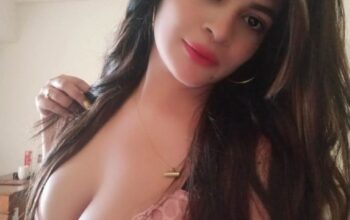 Call Girls In Gaur City 2 Noida 8447722409 Women seeking Men