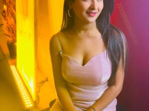 Juicy Call Girls In Ashok Vihar Phase 1 -9873295104