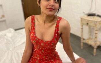 Call Girls In New Ashok Nagar ★9205019753✤ Delhi Metro Station