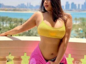 Call Girls In Shalimar Bagh ꧁༒☬ 9983034354 ☬༒ Near Delhi Escort Service