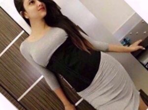 CALL GIRLS IN DELHI 9811145925 DOORSTEP Call Girls escort SERVICE INCALL & OUT/CALL SERVICE WITH MAN