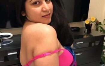 Hi Myself Rajni Khanna Ultra Sexy Woman For Videochat and Audiochat Services
