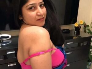 Hi Myself Rajni Khanna Ultra Sexy Woman For Videochat and Audiochat Services