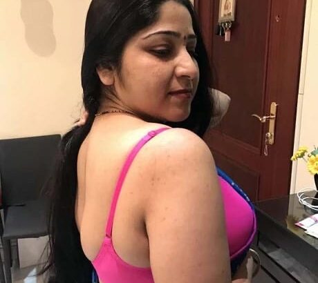 Hi Myself Rajni Khanna Ultra Sexy Woman For Videochat and Audiochat Services