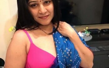Hi Myself Rajni Khanna Ultra Sexy Woman For Videochat and Audiochat Services