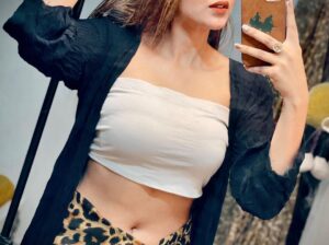 +91-9643900018💥Low Price Call Girls In Lajpat Nagar